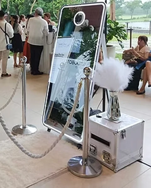 Crete Photobooth- MIRRORBOOTH STARS HOLLYWOOD EDITION